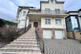 Продам дом в центральной части города 545 м2