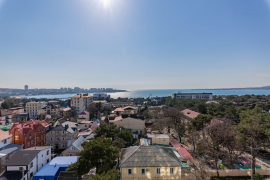 Продам однокомнатную квартиру с видом на море, площадь 69 м2