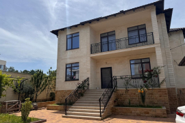 Продам дом 399 м2, на земельном участке 7,28 соток